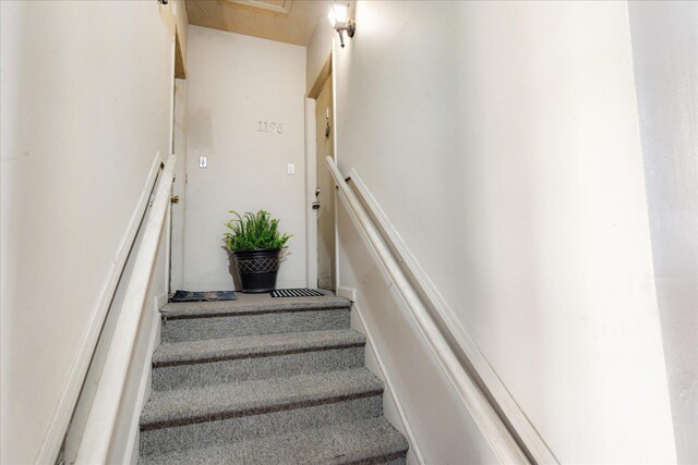 1186 Chamberlain Dr Unit 4, Memphis, TN 38119 - stairway with carpet floors