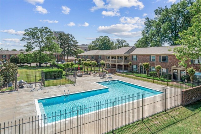 1186 Chamberlain Dr Unit 4, Memphis, TN 38119 - pool featuring a patio and fence