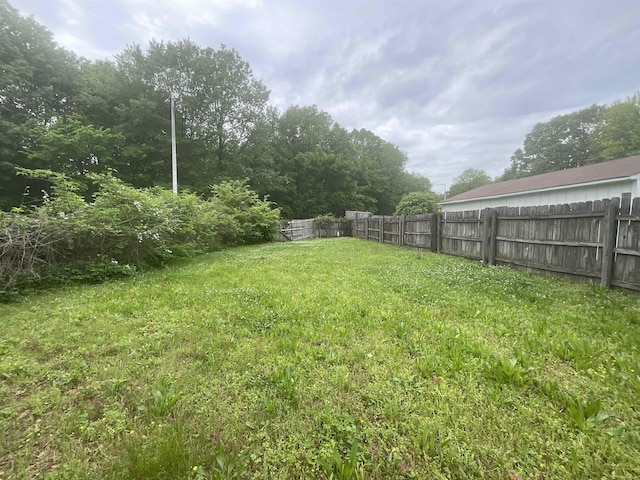 4805 Northfield Cir, Memphis, TN 38128 - view of yard with a fenced backyard