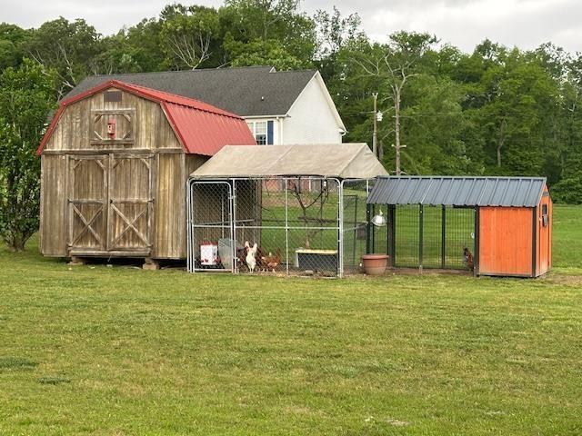 85 Two Boys Rd, Savannah, TN 38372 - view of poultry coop featuring a yard