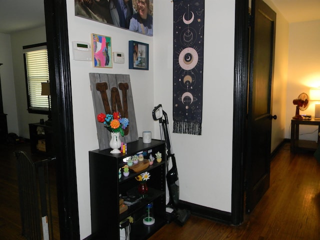 496 Eastern Dr SW, Memphis, TN 38122 - hall featuring wood finished floors and baseboards