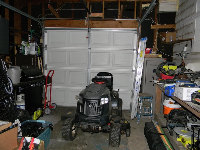 496 Eastern Dr SW, Memphis, TN 38122 - view of garage
