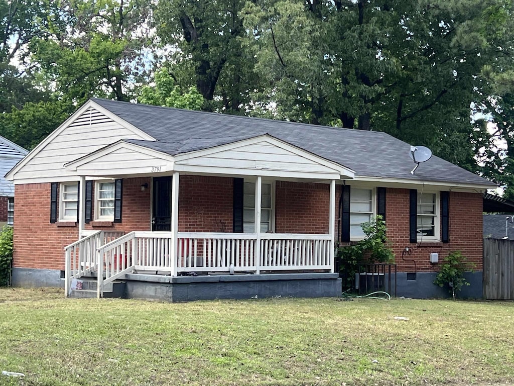 3271 Morningside St, Memphis, TN 38127 - ranch-style home featuring a front lawn, brick siding, covered porch, and crawl space
