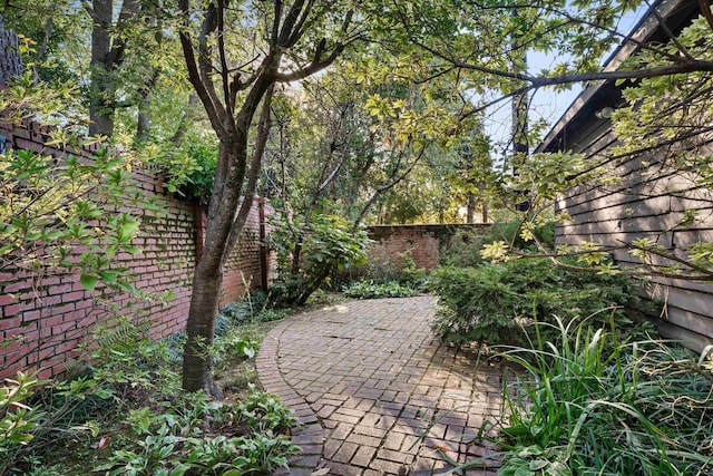 14 Morningside Pl, Memphis, TN 38104 - fenced backyard with a patio