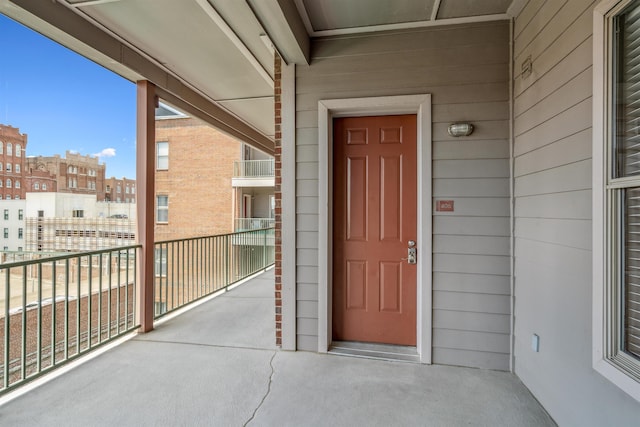 510 Cityhouse Ct Unit 406, Memphis, TN 38103 - property entrance with a balcony and a city view