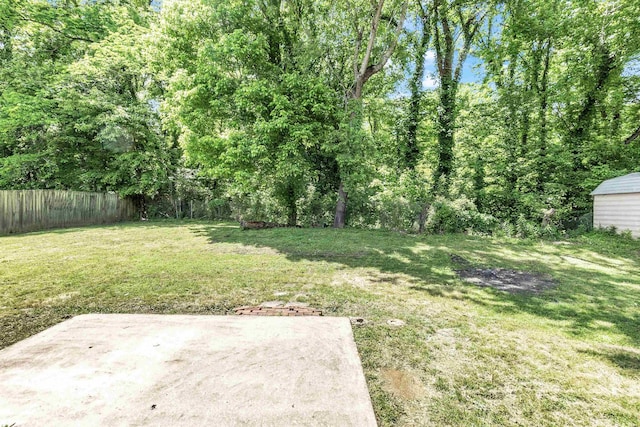 view of yard with a patio area