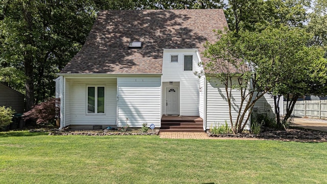 8438 Bergen Dr, Memphis, TN 38018 - view of front facade featuring a shingled roof