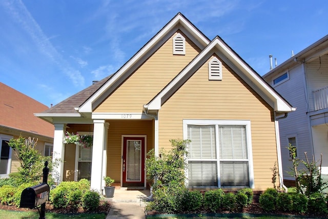 1079 River Isle Dr, Memphis, TN 38103 - view of front of house featuring a porch