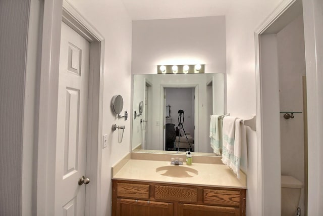 1079 River Isle Dr, Memphis, TN 38103 - bathroom with vanity and toilet