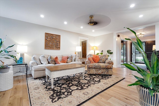 1366 Kirby Rd, Memphis, TN 38120 - living area featuring ceiling fan, light wood finished floors, recessed lighting, and baseboards