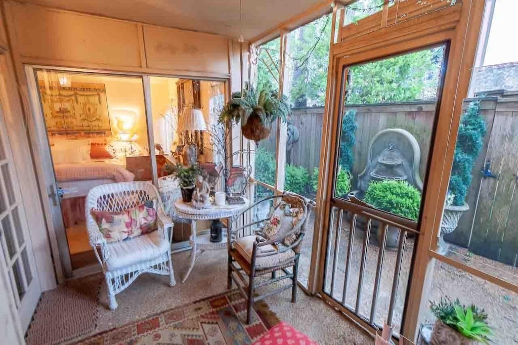 455 S Perkins Rd S # 1, Memphis, TN 38117 - view of sunroom / solarium
