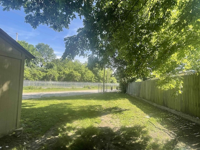 3766 Orchi Rd, Memphis, TN 38108 - view of yard