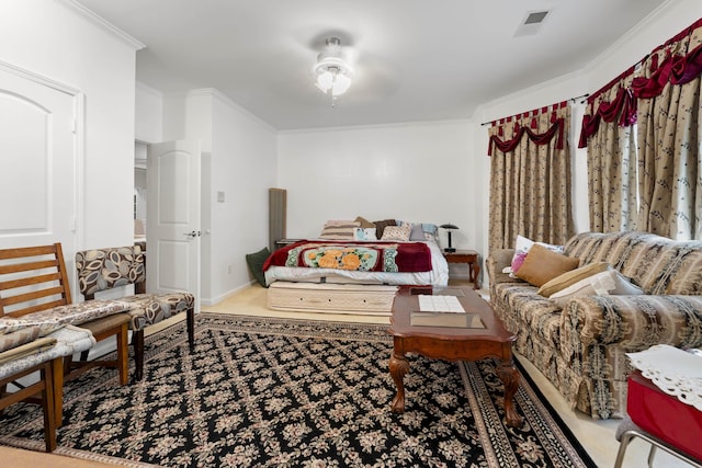 carpeted living room with crown molding, a ceiling fan, and baseboards