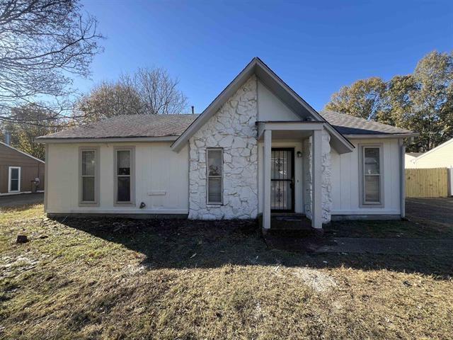 2151 Ptarmigan Trl, Memphis, TN 38134 - view of front of home featuring stone siding and fence