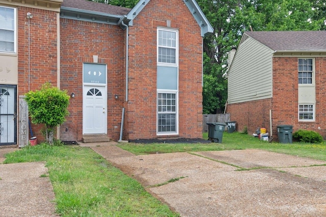 5544 Blossom Ln, Memphis, TN 38115 - view of front of house with brick siding and entry steps