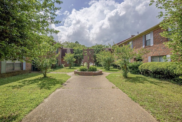 3229 Thirteen Colony Mall Unit 5B, Memphis, TN 38115 - view of home's community featuring a yard