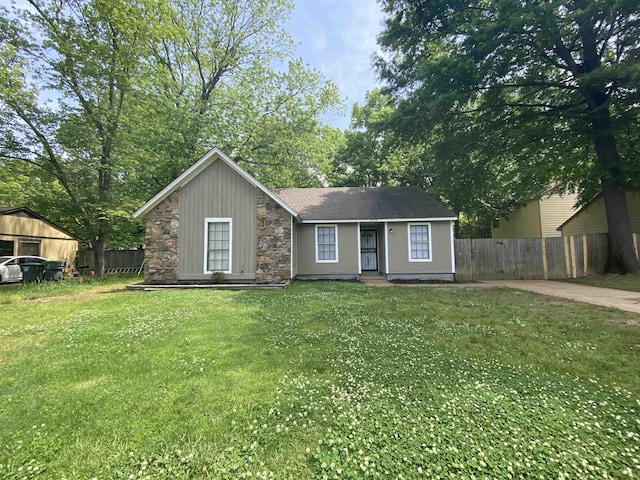 4034 Edgehill St, Memphis, TN 38128 - view of front of house with stone siding