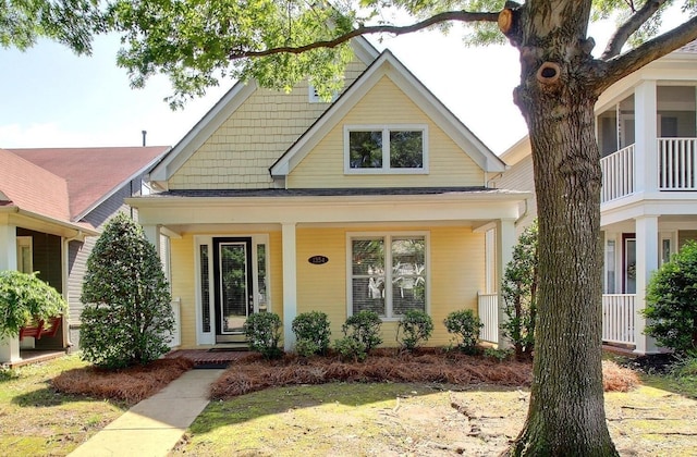 1354 E Island Pl, Memphis, TN 38103 - view of front of house featuring a porch