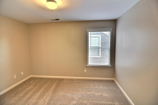 1354 E Island Pl, Memphis, TN 38103 - unfurnished room with carpet and baseboards