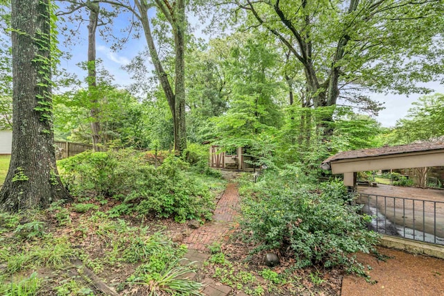 6196 Ivanhoe Cv, Bartlett, TN 38134 - view of yard with fence