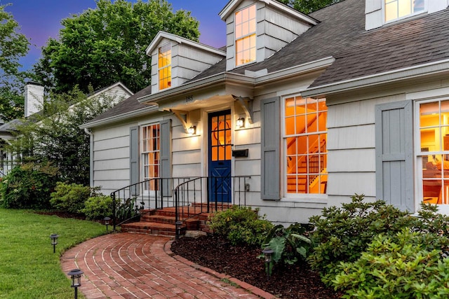 185 Alexander St, Memphis, TN 38111 - property entrance featuring a shingled roof and a yard