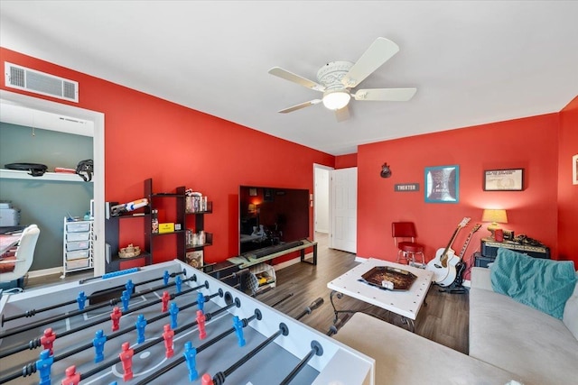 2268 Tunis Cv Unit 2268, Memphis, TN 38104 - living room featuring a ceiling fan, wood finished floors, and baseboards