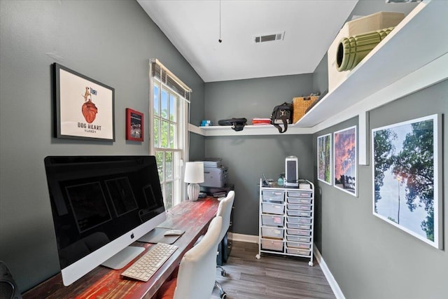 2268 Tunis Cv Unit 2268, Memphis, TN 38104 - home office with wood finished floors and baseboards