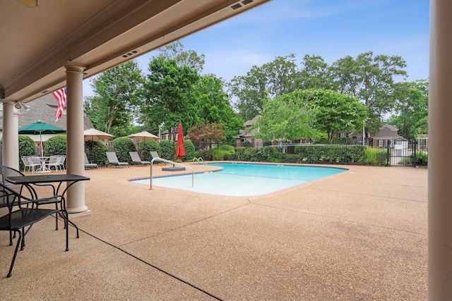 215 Ivy Grove Ln, Collierville, TN 38017 - community pool with a patio and fence