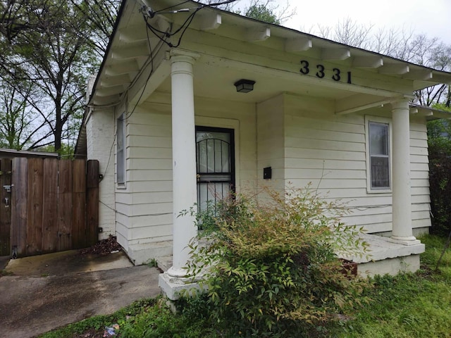 3331 Rosamond Ave, Memphis, TN 38122 - property entrance with fence