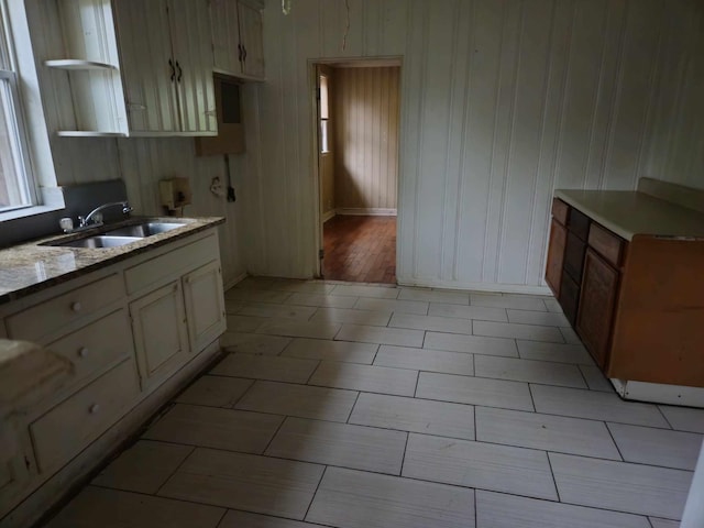 3331 Rosamond Ave, Memphis, TN 38122 - kitchen featuring a sink and light countertops