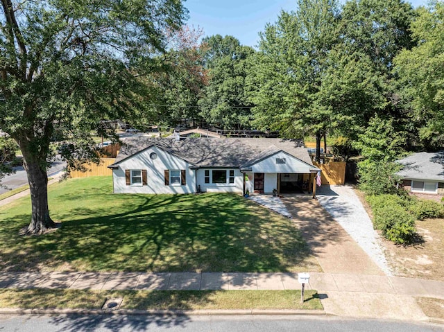 5176 Whitecliff Dr, Memphis, TN 38117 - single story home with driveway and a front yard