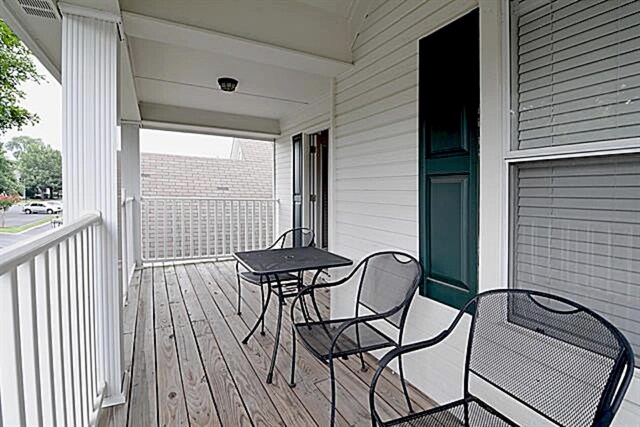 1342 Harbor Park Dr, Memphis, TN 38103 - view of wooden terrace
