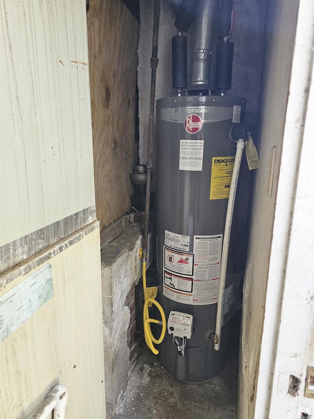1993 Higbee Ave, Memphis, TN 38104 - utility room featuring gas water heater