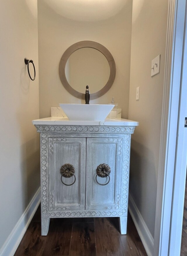 75 Windgrove Cv, Piperton, TN 38017 - bathroom featuring baseboards, wood finished floors, and vanity