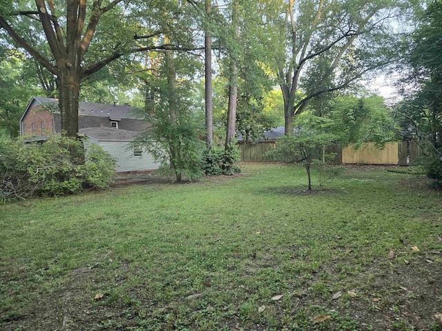 137 Perkins Ext, Memphis, TN 38117 - view of yard