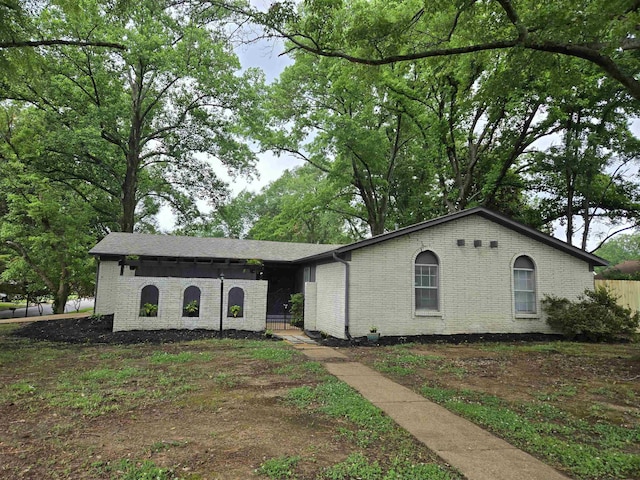 3403 Lynchburg St, Memphis, TN 38134 - ranch-style house featuring brick siding
