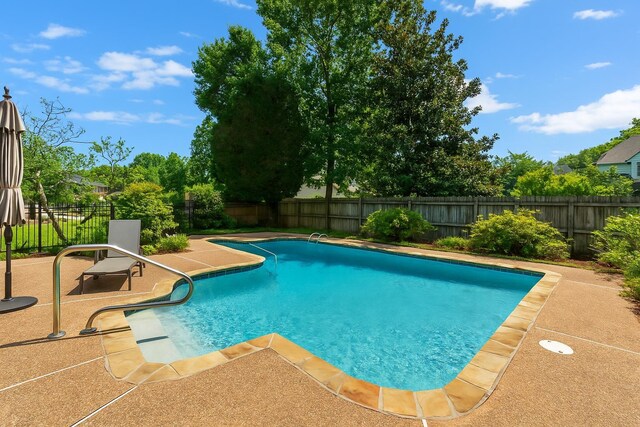 9245 Forest Estates Cv, Germantown, TN 38139 - view of pool featuring a fenced backyard and a patio area