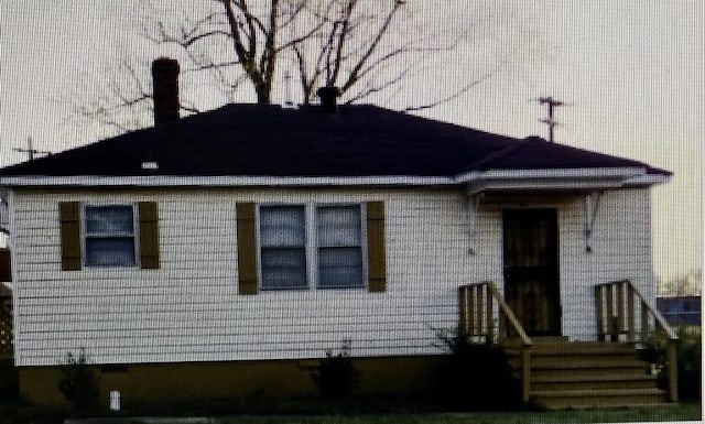 361 Jacklyn Ave, Memphis, TN 38106 - rear view of house featuring crawl space