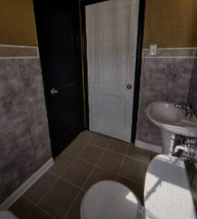 361 Jacklyn Ave, Memphis, TN 38106 - bathroom with toilet