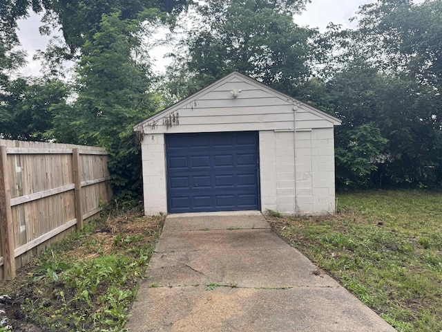 411 Hodges St, Memphis, TN 38111 - detached garage featuring driveway