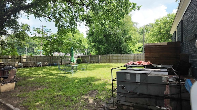 2304 Longstreet Dr, Memphis, TN 38114 - view of yard