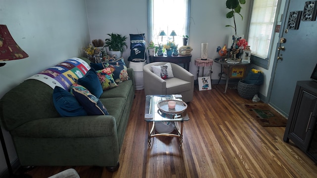 2304 Longstreet Dr, Memphis, TN 38114 - living area with wood finished floors