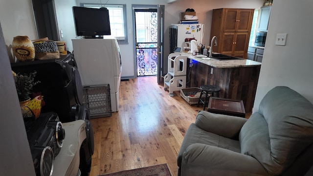 2304 Longstreet Dr, Memphis, TN 38114 - living area featuring light wood finished floors