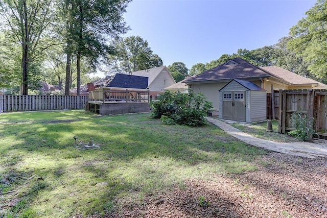 6703 N Kirby Oaks Cv, Memphis, TN 38119 - view of yard with a deck