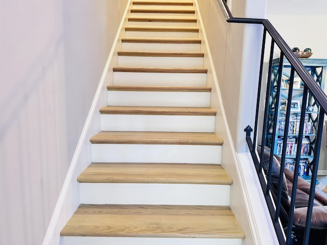 10156 Amberton Cv, Cordova, TN 38018 - view of staircase