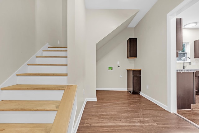510 Leath St, Memphis, TN 38105 - stairs featuring wood finished floors and baseboards