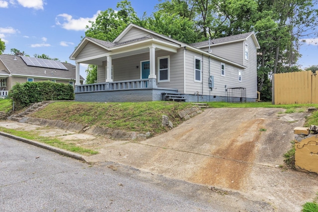 510 Leath St, Memphis, TN 38105 - view of front facade featuring a porch