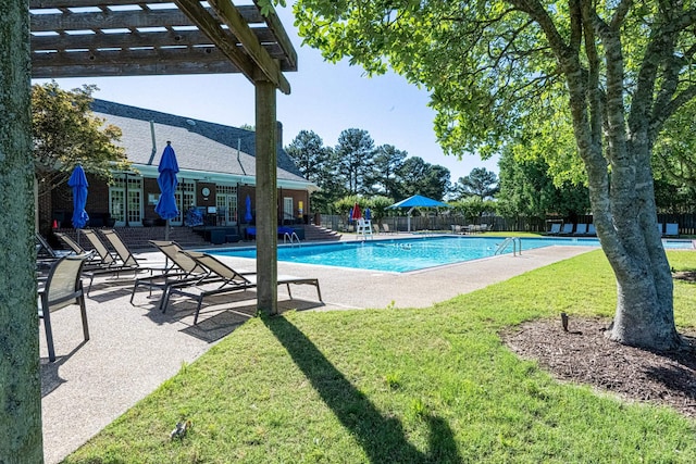 10223 Poston Oaks Cir, Collierville, TN 38017 - community pool with a patio area