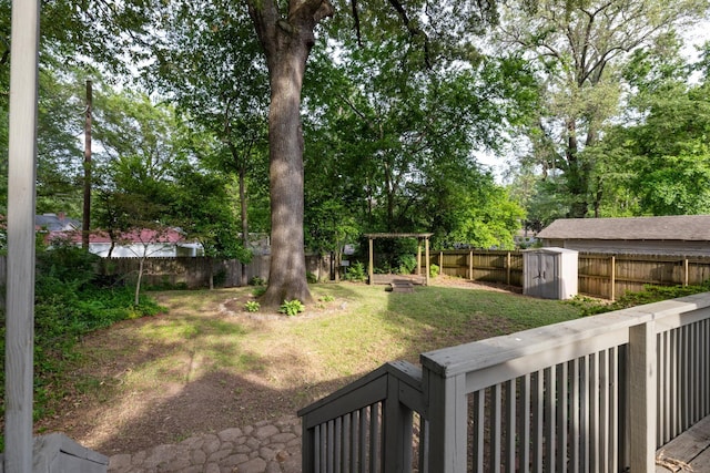 18 N Reese St, Memphis, TN 38111 - view of yard with view of wooded area