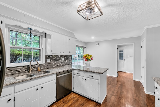 2349 Riverdale Rd, Germantown, TN 38138 - kitchen with dishwasher, a sink, a peninsula, crown molding, and tasteful backsplash